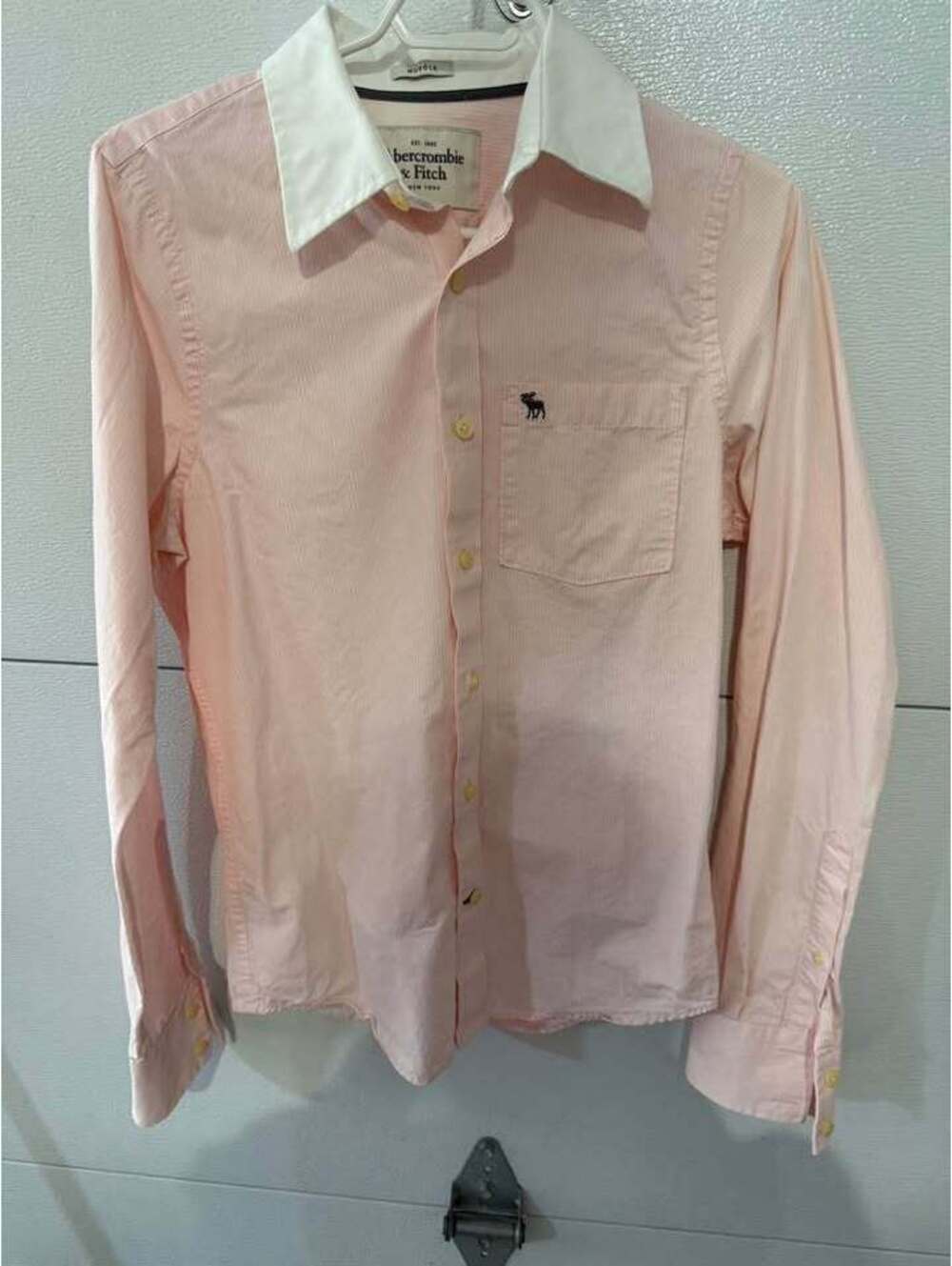 Vintage Y2K Abercrombie & Fitch Muscle Fit Pink Striped Shirt - mens Small